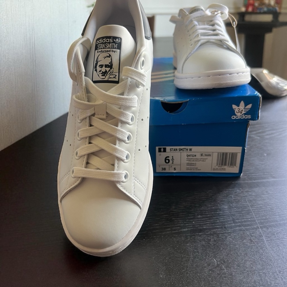 Adidas White Stan Smith Sneakers Classic Minimalist Design, Sz 6.5 Men’s, NWB